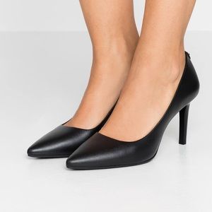 Michael Michael Korrs Dorothy Flex Pumps NWT